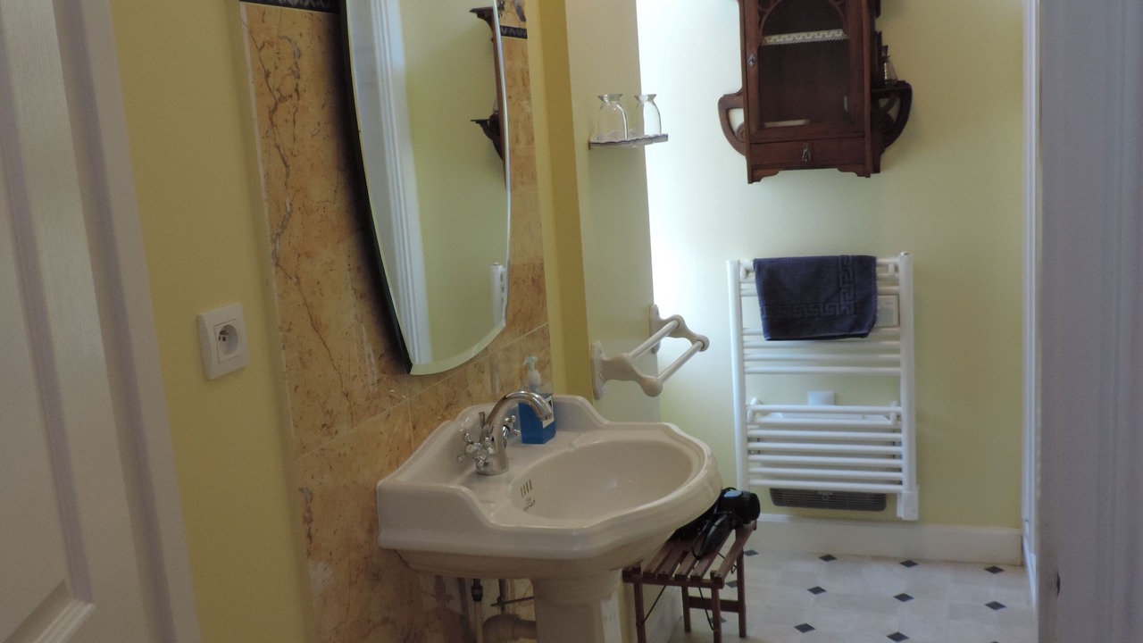 Photo of Bathroom in Airvault