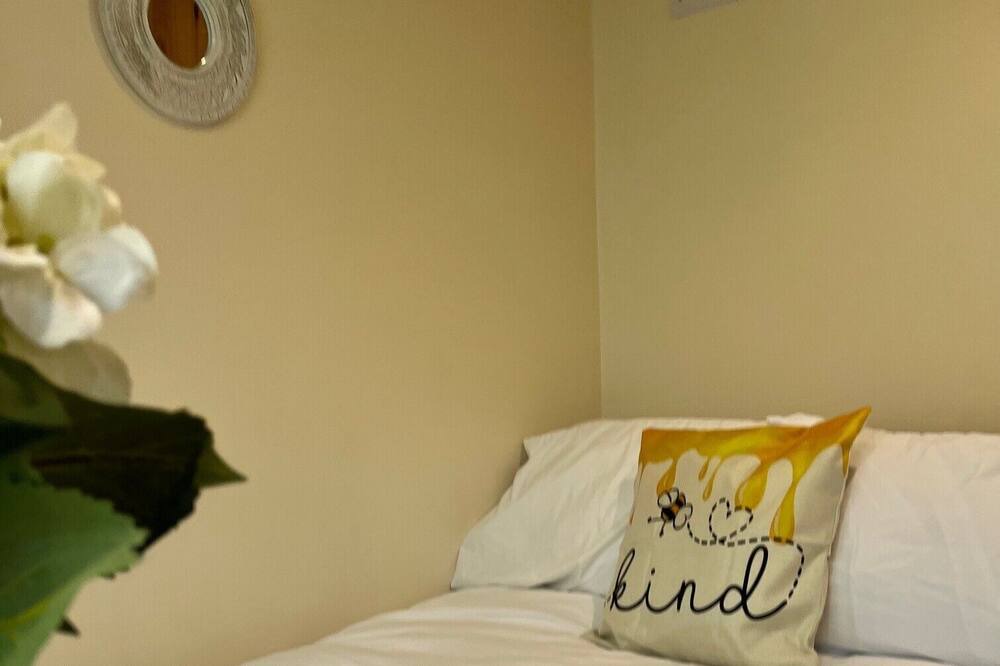 Photo of Bedroom in Maisemore