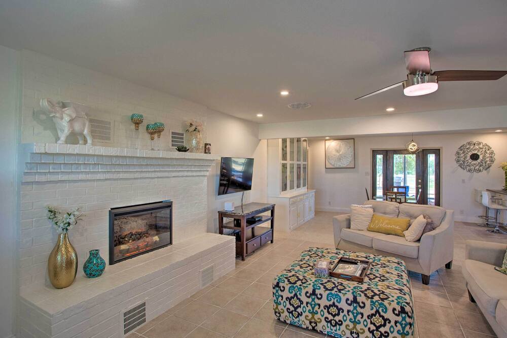 Photo of Livingroom in Denton County