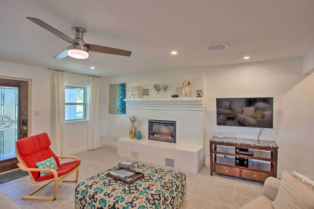 Photo of Livingroom in Denton County