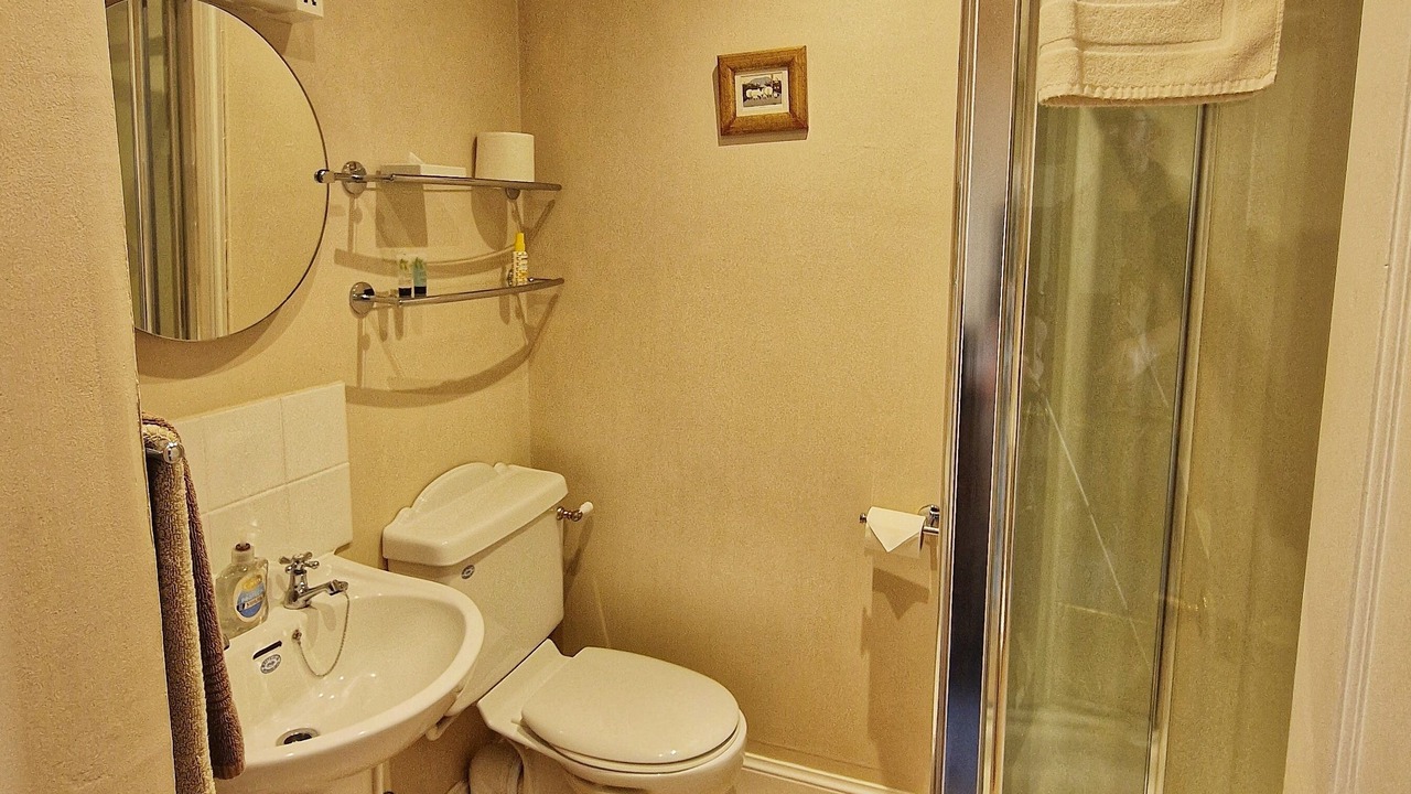 Photo of Bathroom in Elgin