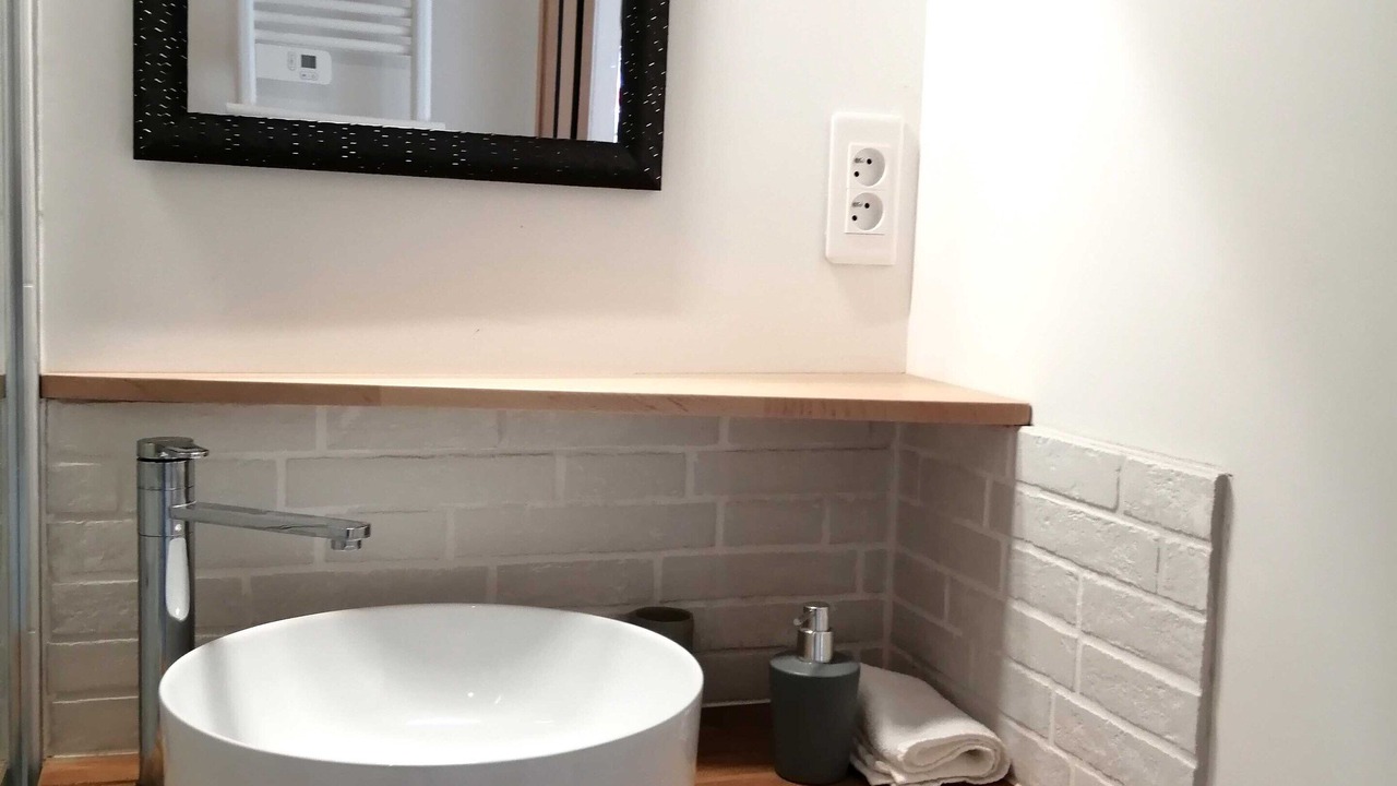 Photo of Bathroom in Clamart