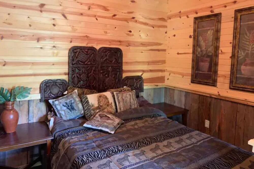 Photo of Bedroom in Steelville