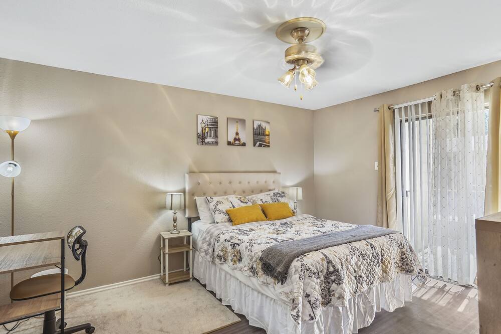 Photo of Bedroom in East Riverside - Oltorf