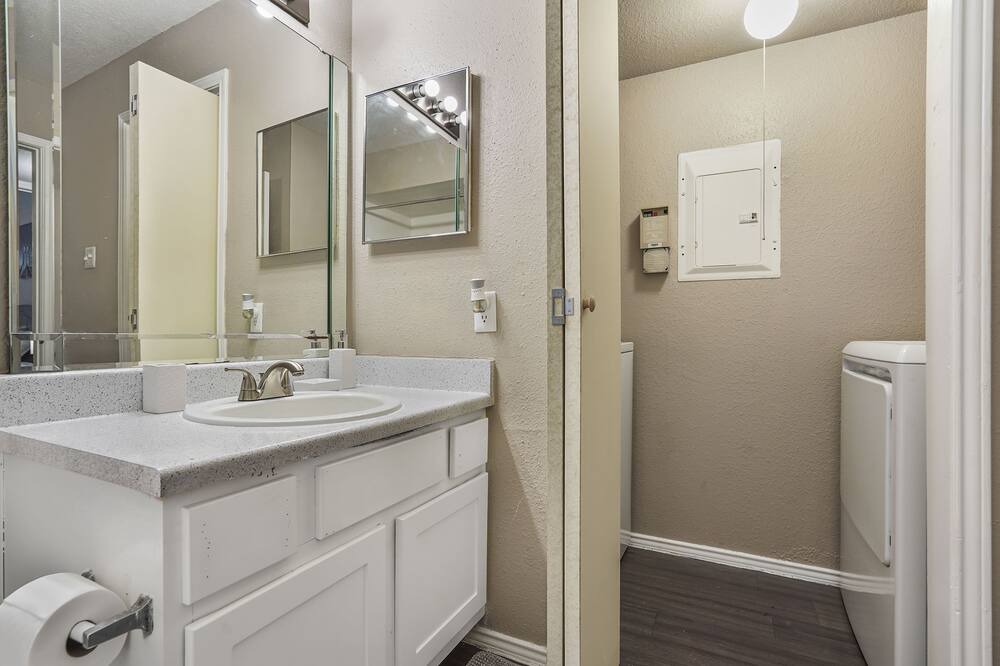 Photo of Bathroom in East Riverside - Oltorf