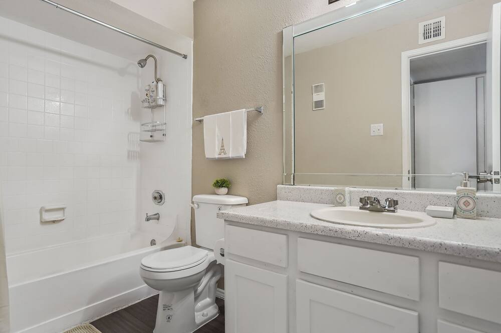 Photo of Bathroom in East Riverside - Oltorf