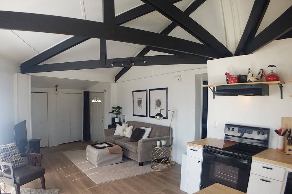 Photo of Livingroom in Jones Mills
