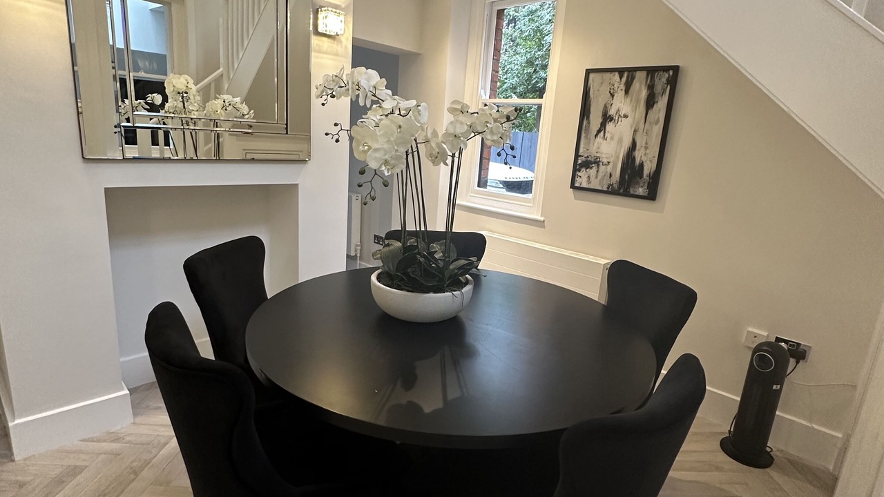 Photo of Livingroom in Ascot