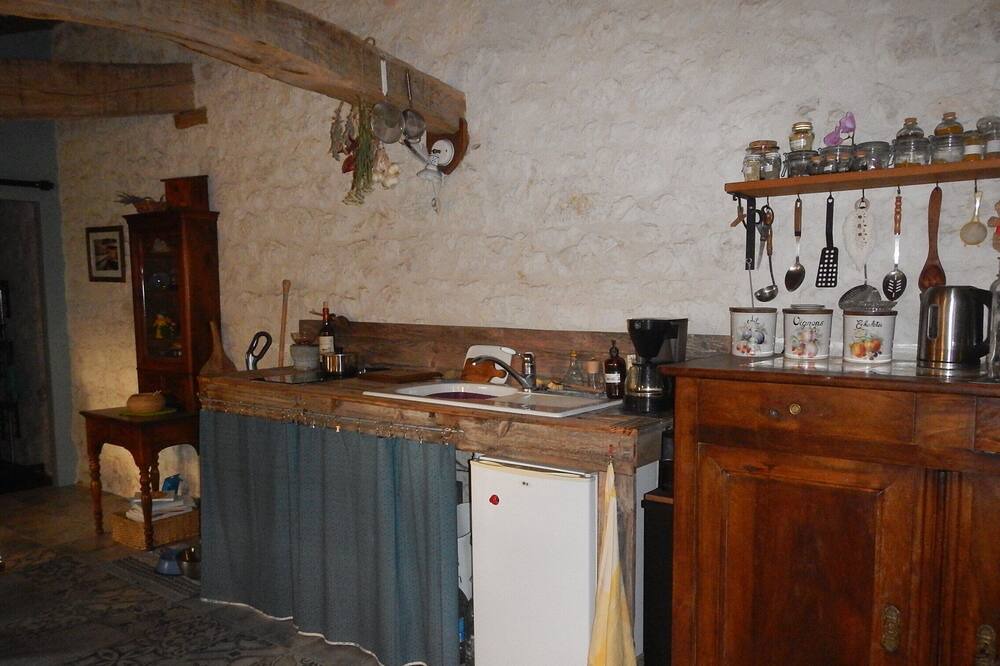 Photo of Kitchen in Miramont-de-Quercy