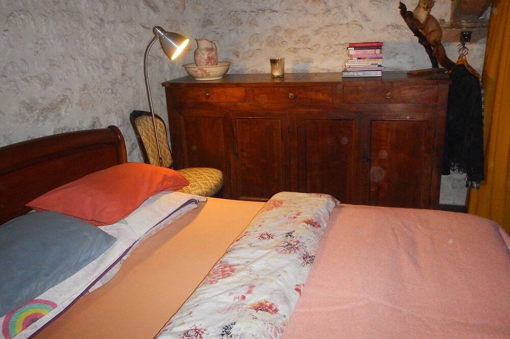 Photo of Bedroom in Miramont-de-Quercy