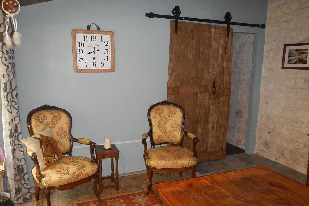 Photo of Livingroom in Miramont-de-Quercy