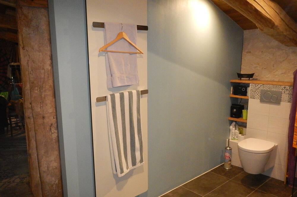 Photo of Bathroom in Miramont-de-Quercy