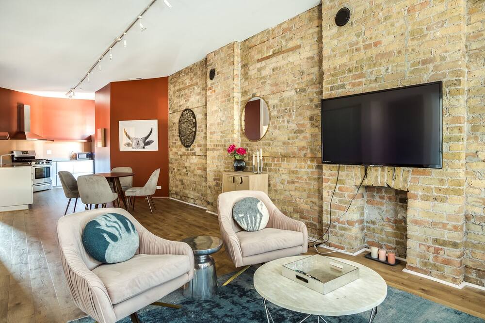 Photo of Livingroom in River North
