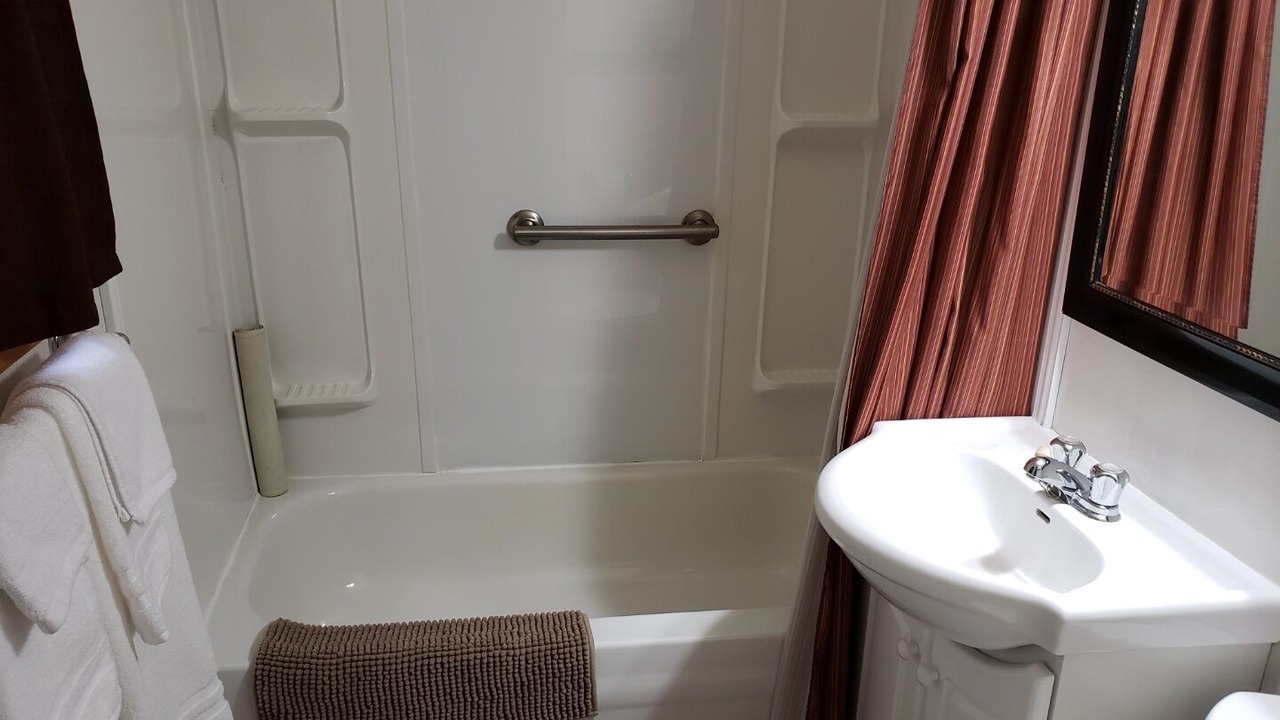 Photo of Bathroom in Saint David