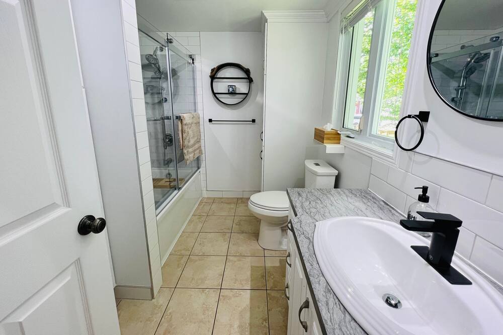 Photo of Bathroom in Weedon