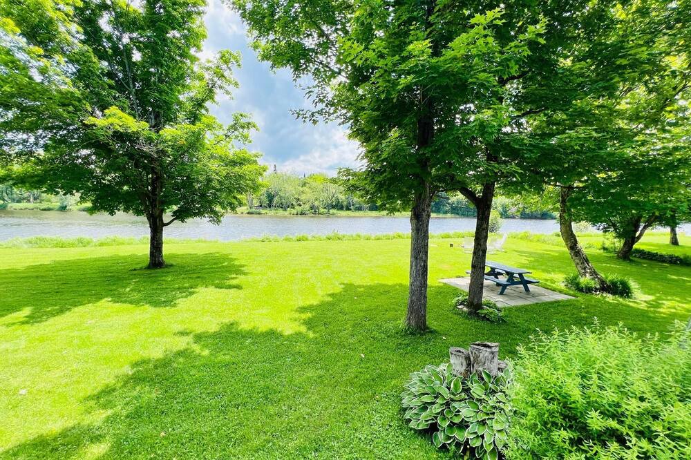 Photo of Outdoor in Weedon