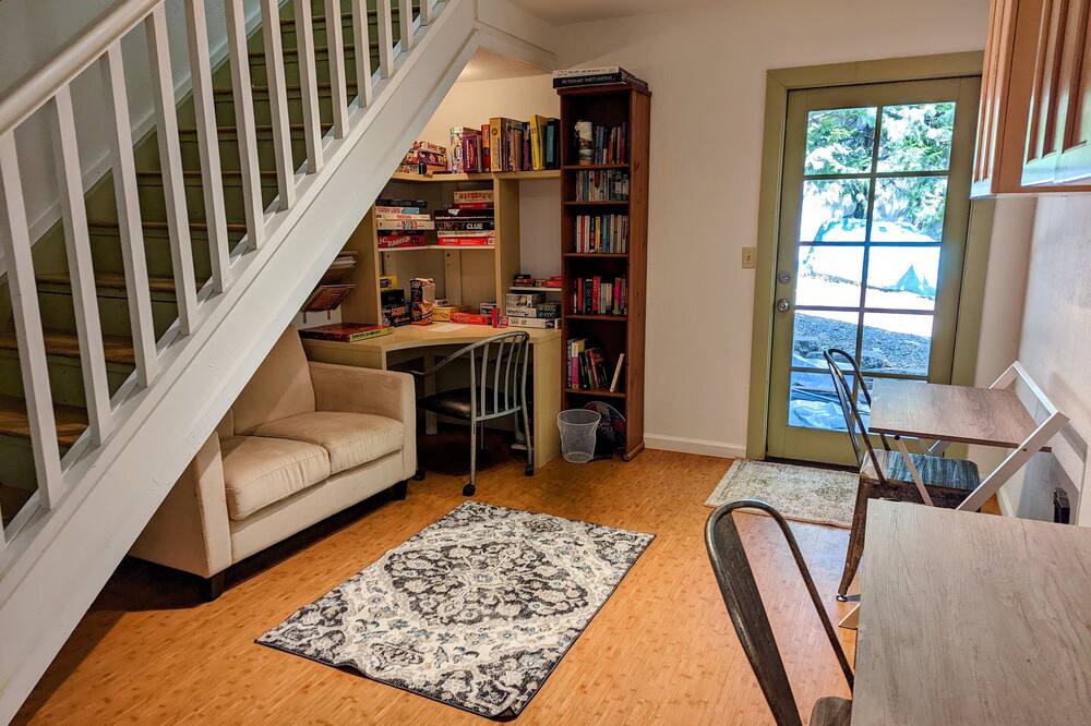Photo of Livingroom in Apple Hill