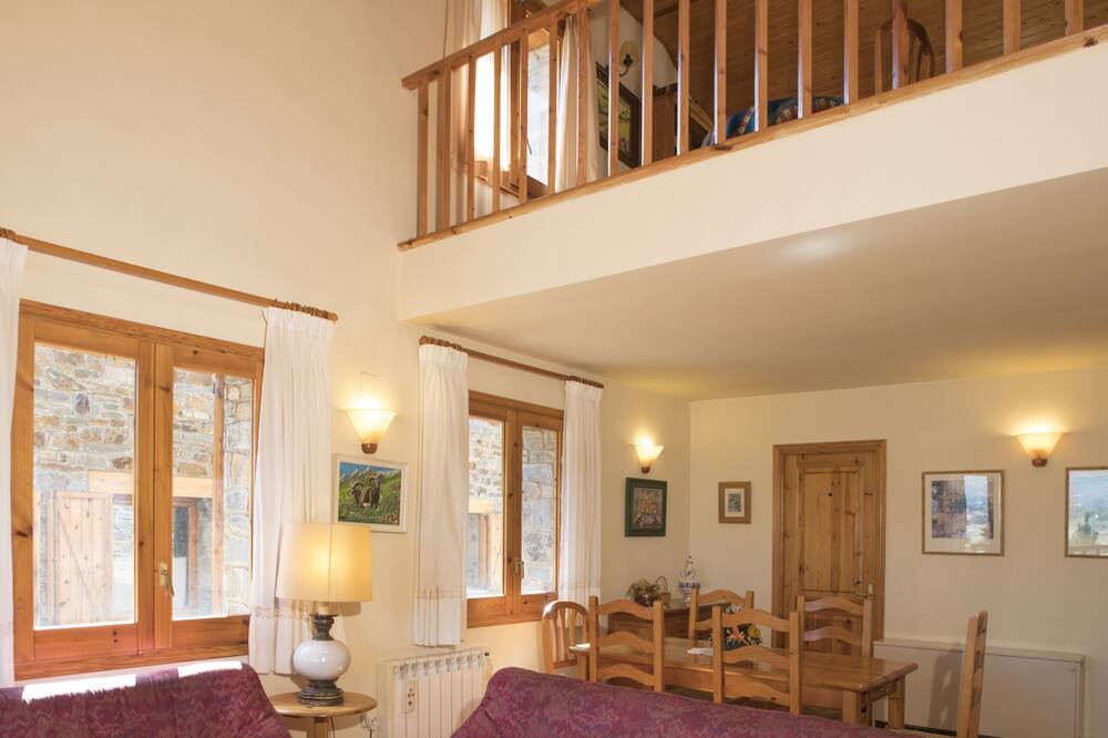 Photo of Livingroom in Queixans