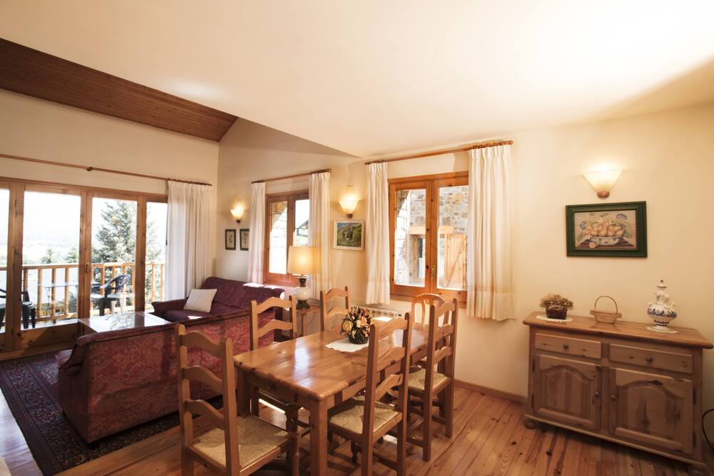 Photo of Livingroom in Queixans