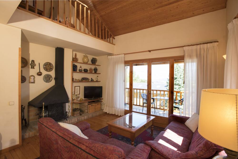 Photo of Livingroom in Queixans