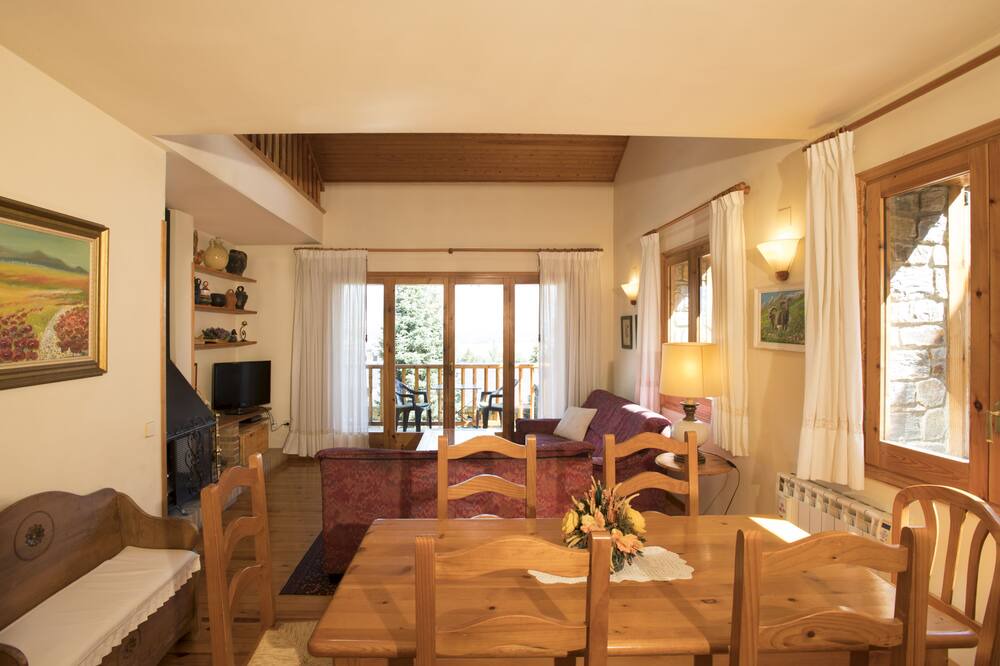 Photo of Livingroom in Queixans