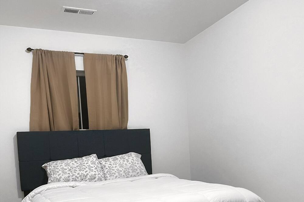 Photo of Bedroom in Saratoga Springs