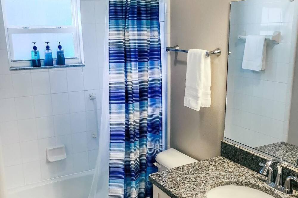 Photo of Bathroom in Astor