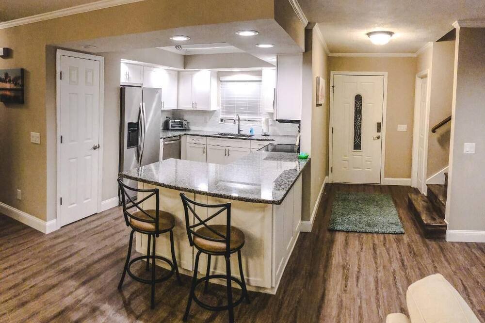 Photo of Kitchen in Astor