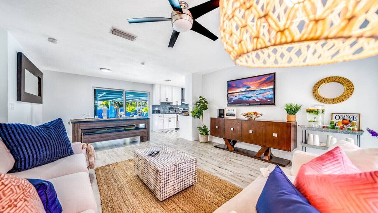 Photo of Livingroom in Oakland Park