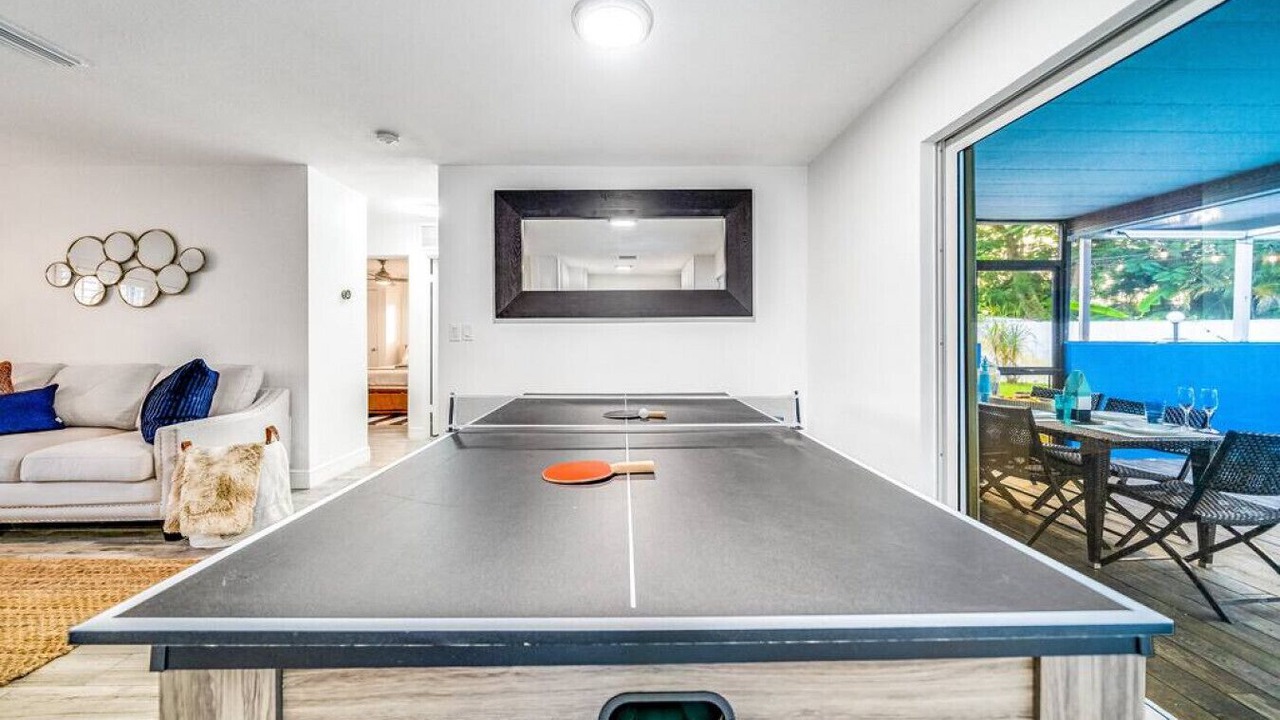 Photo of Bedroom in Oakland Park