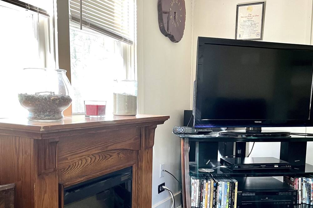 Photo of Livingroom in Victoria Beach