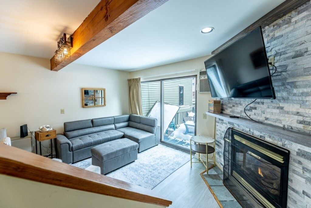 Photo of Livingroom in Jeffersonville