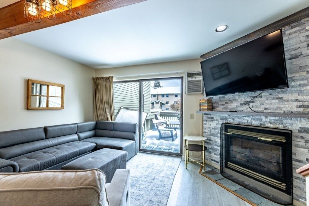 Photo of Livingroom in Jeffersonville