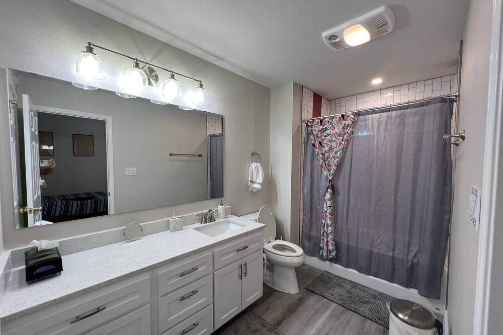 Photo of Bathroom in Franklin Park
