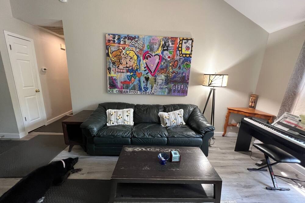 Photo of Livingroom in Franklin Park