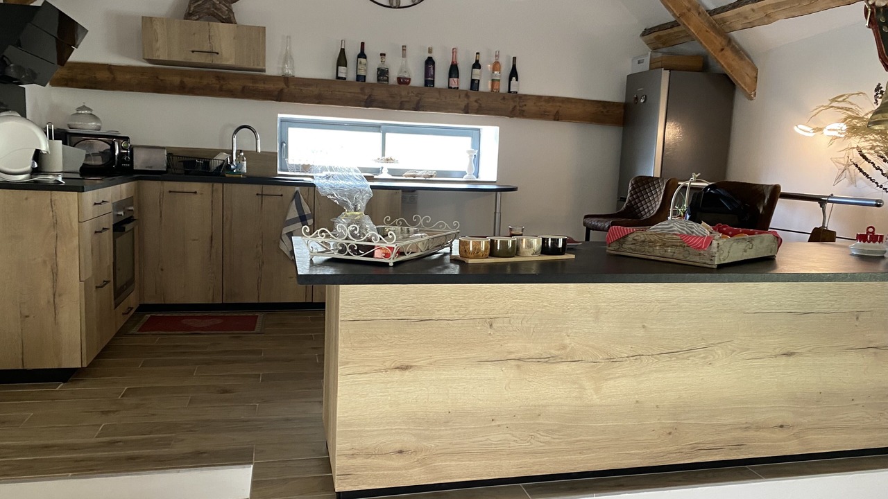 Photo of Kitchen in Peone