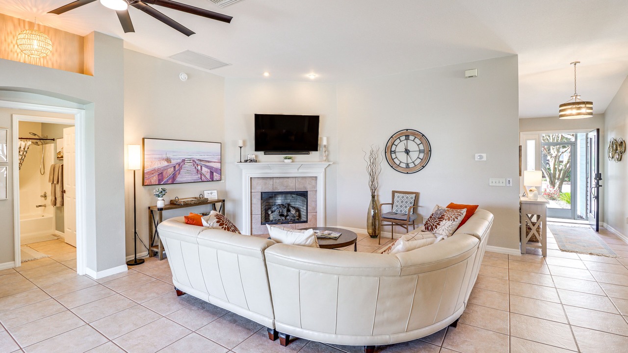 Photo of Livingroom in Candler