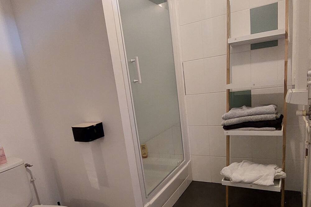 Photo of Bathroom in La Roche-sur-Yon