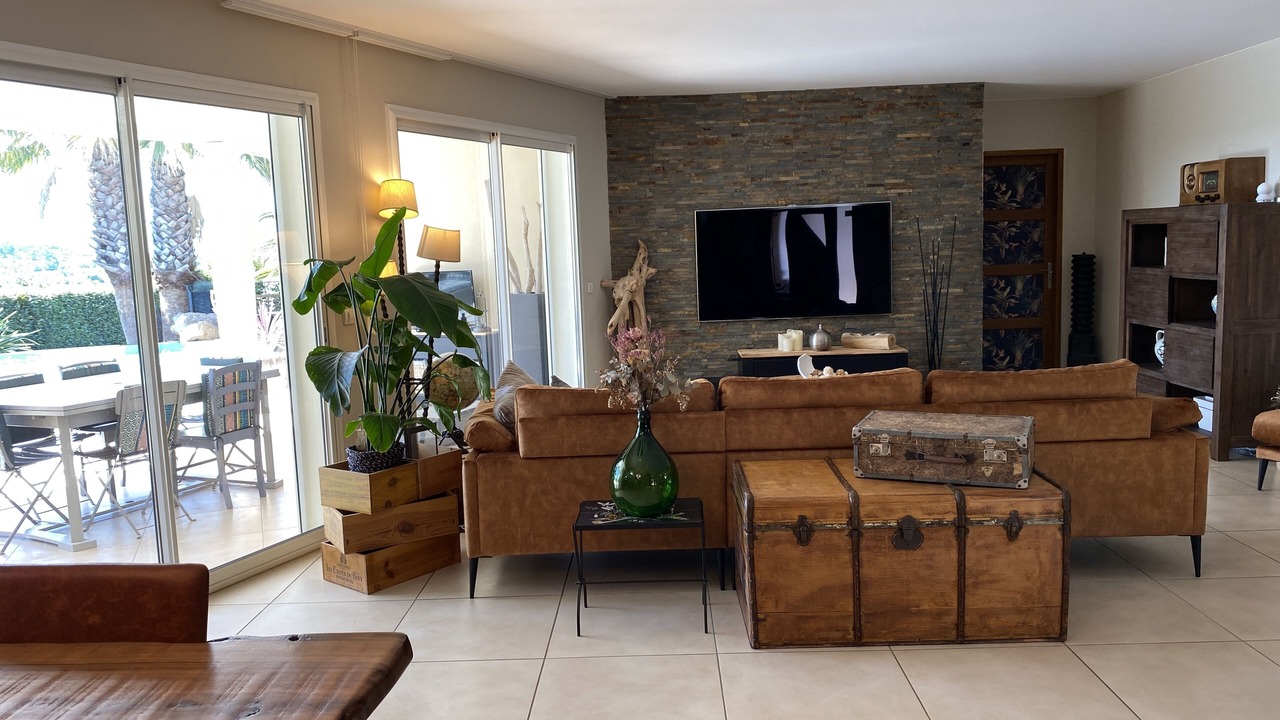 Photo of Livingroom in Saint-Genies-de-Fontedit