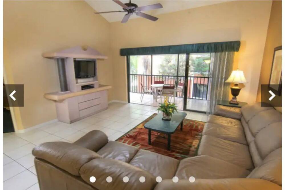 Photo of Livingroom in Wall
