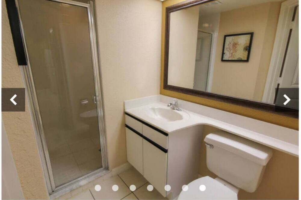 Photo of Bathroom in Wall