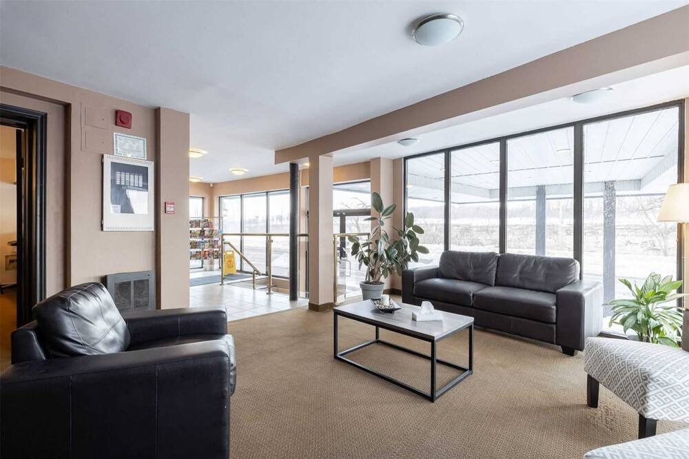 Photo of Livingroom in Niagara Falls