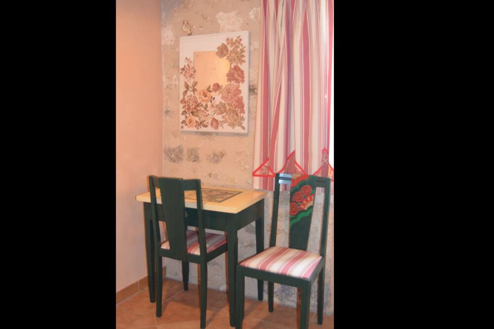 Photo of Bedroom in Castelnau-Montratier-Sainte-Alauzie