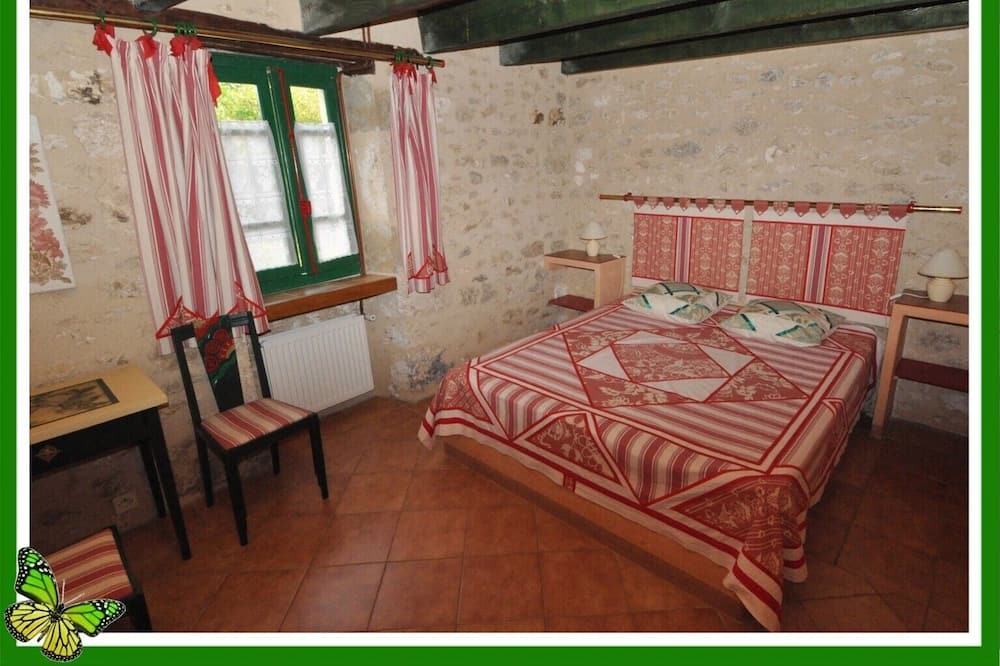 Photo of Bedroom in Castelnau-Montratier-Sainte-Alauzie