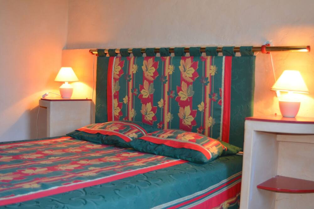 Photo of Bedroom in Castelnau-Montratier-Sainte-Alauzie