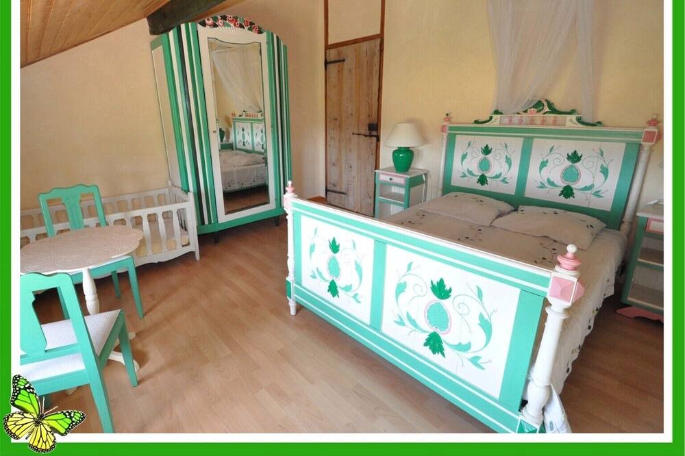 Photo of Bedroom in Castelnau-Montratier-Sainte-Alauzie