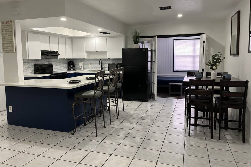 Photo of Kitchen in Lake Worth Corridor