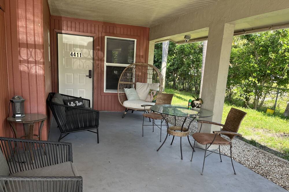Photo of Patio Balcony in Lake Worth Corridor