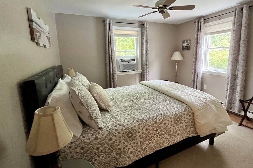 Photo of Bedroom in Centerville