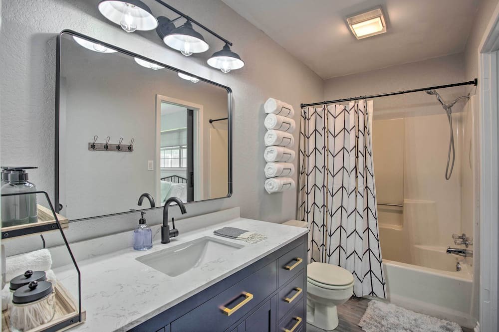 Photo of Bathroom in Leisure Land